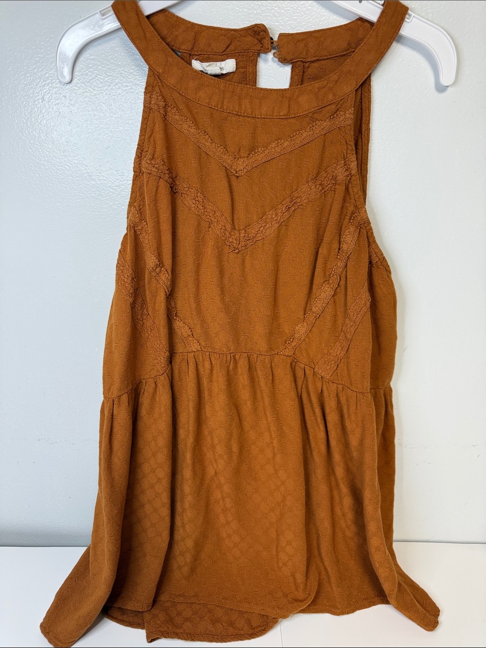 Maurices Rust Orange Chevron Lace Trim Halter Tank Top - Size M - Picture 3 of 3